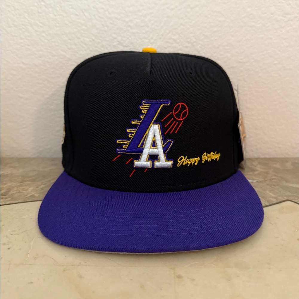 Twnty Two MAM8A Day! 2021 Crown Snapback Happy Birthday Kobe Bryant Lakers Black